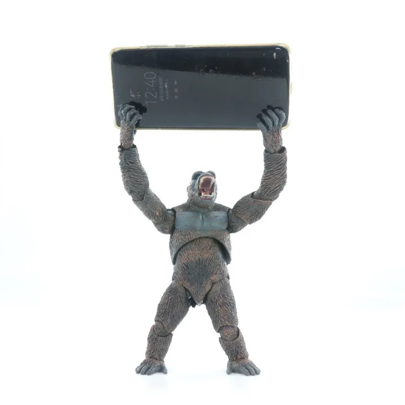 NECA King Kong with Axe Figure (20 cm) - Image 11
