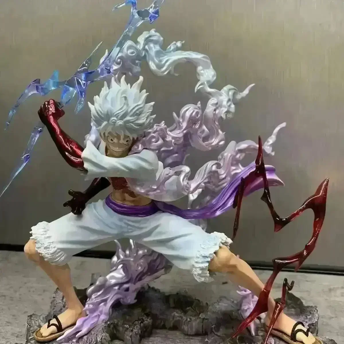 One Piece Sun God Gear 5 Nika Luffy Action Figure (28 cm) - Image 4