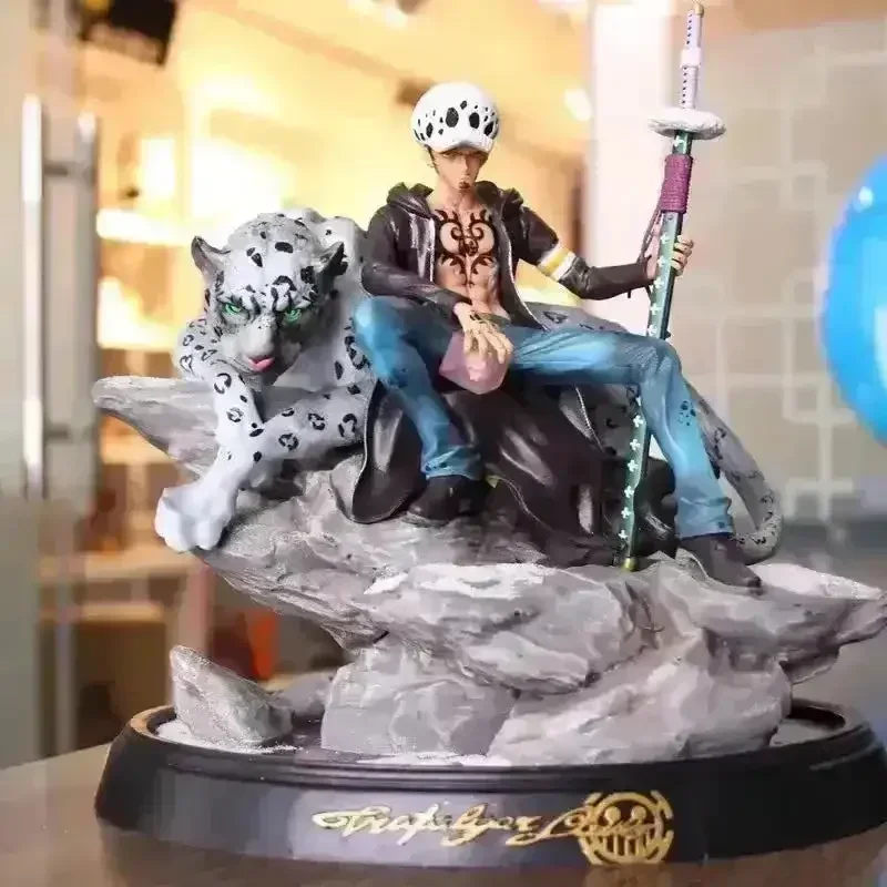 One Piece Trafalgar Law Snow Leopard Figurine (27 cm) - Image 2