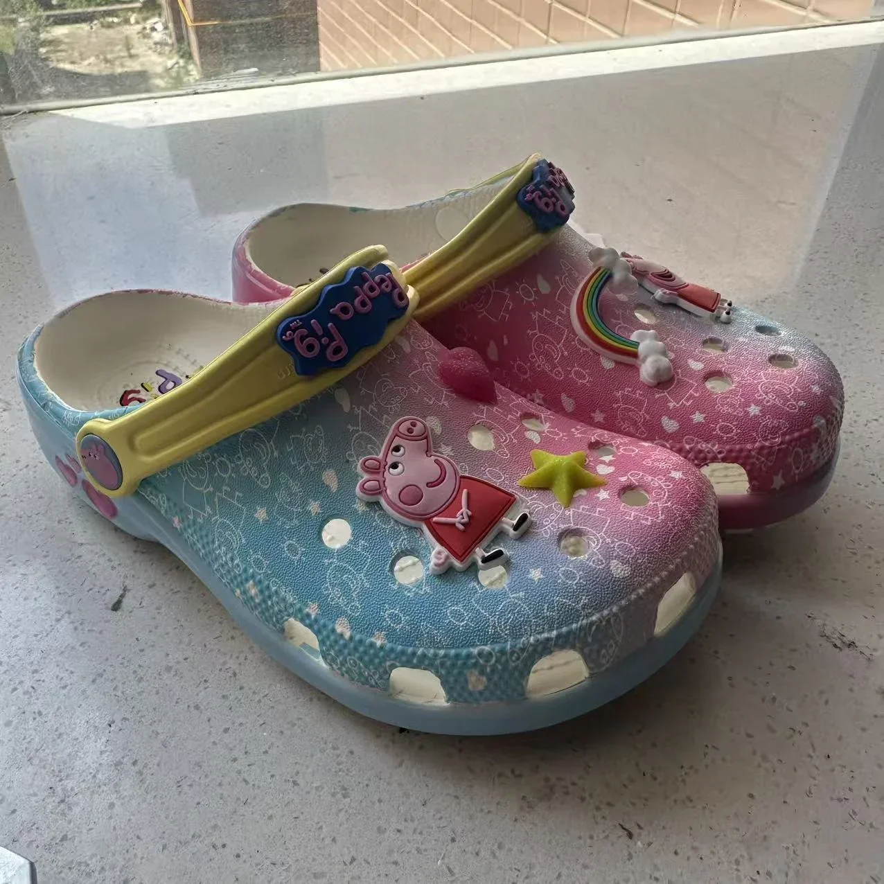 Peppa Pig Graffiti Clogs - Image 6