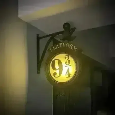 Platform 9 3/4 RC Night Light - Image 10