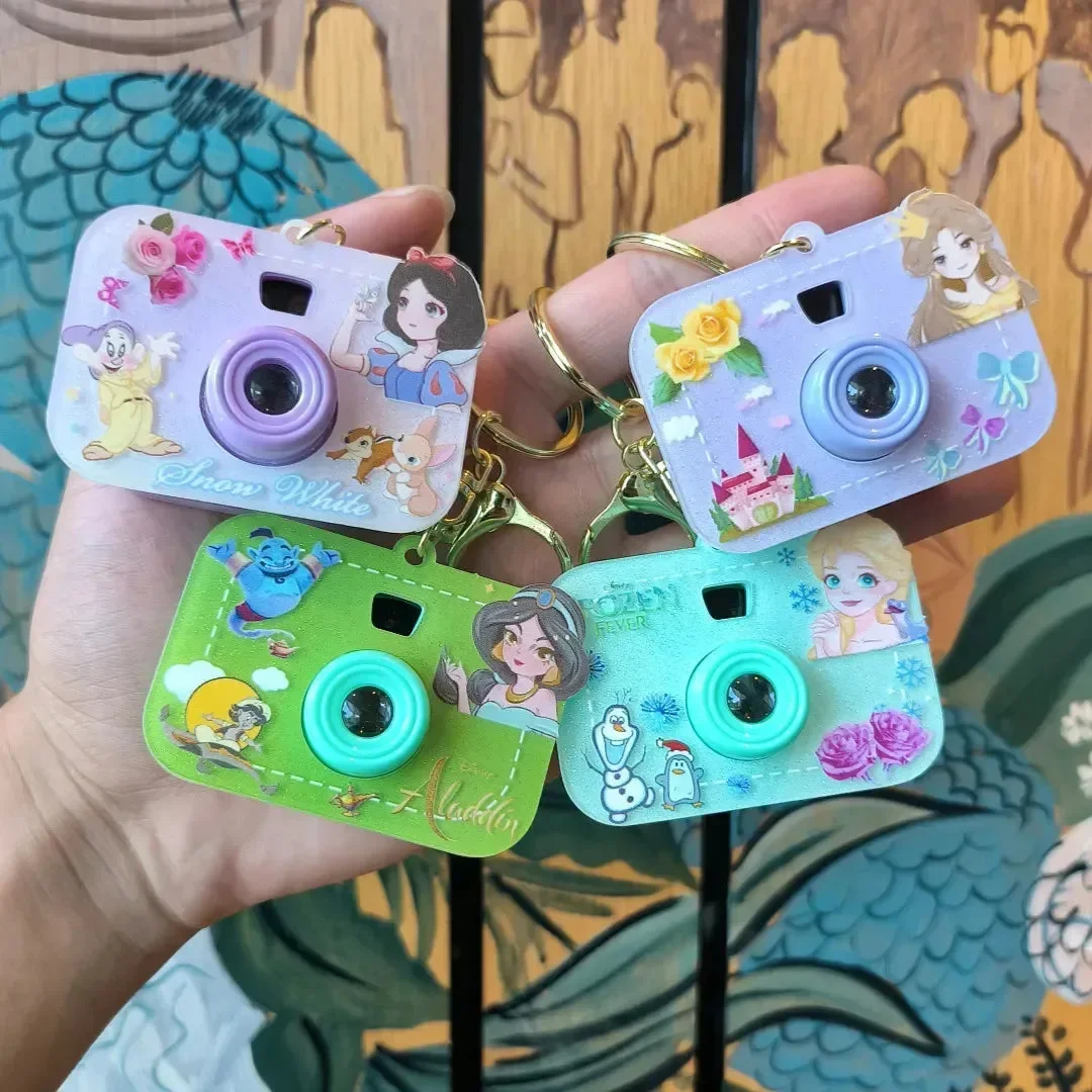 Pocket Pixie Click Character Camera Keychain - Image 2