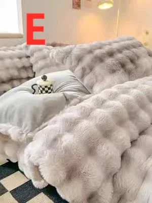 Pom Pom Plush Paradise Bedding Set - Image 6