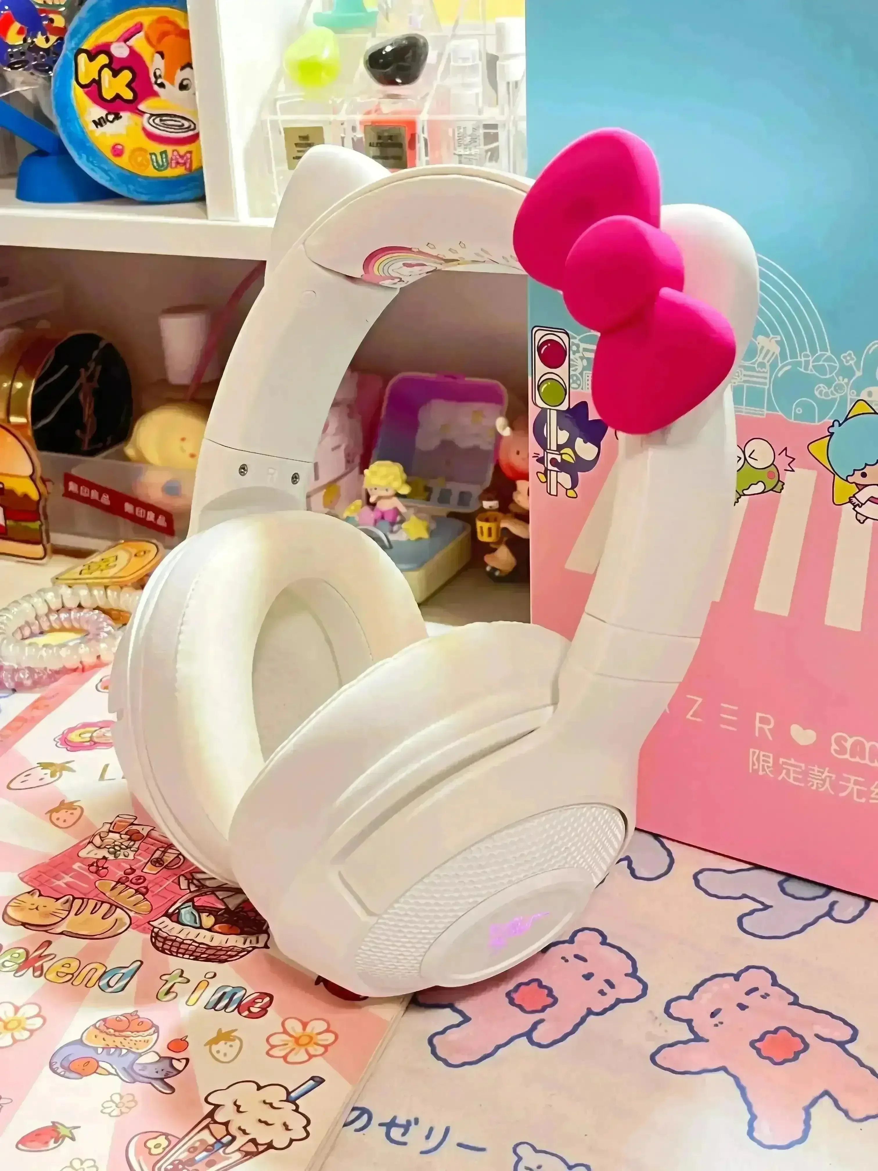 RZR x Sanliou Hello Kitty Limited Edition Wireless Earphones - Image 3