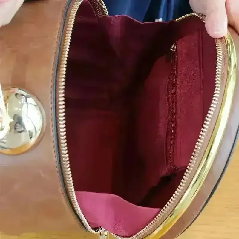 Real Alarm Clock Handbag - Image 5