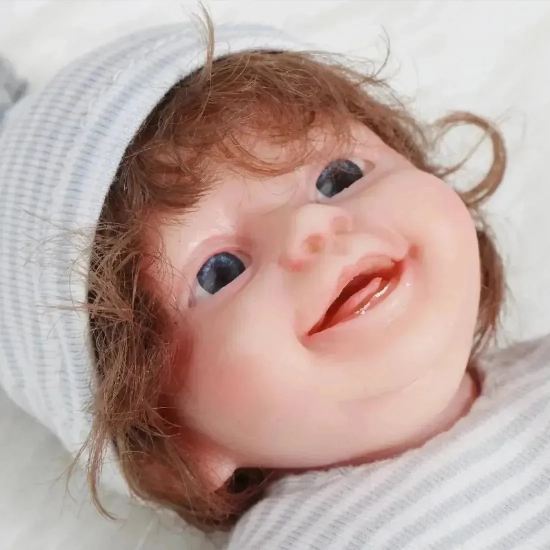 Realistic Mini Silicon Baby Doll (15 cm) - Image 2