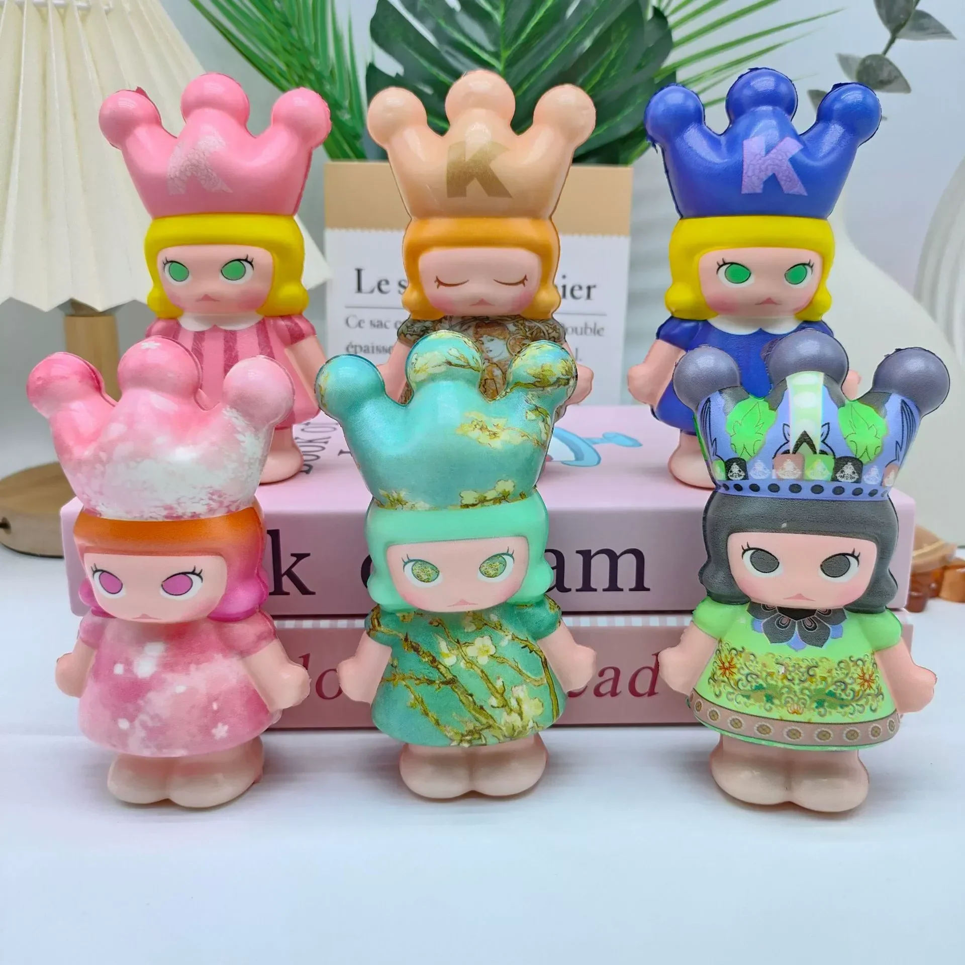 Royal Molly Squishy Toy Blind Bag - Image 3