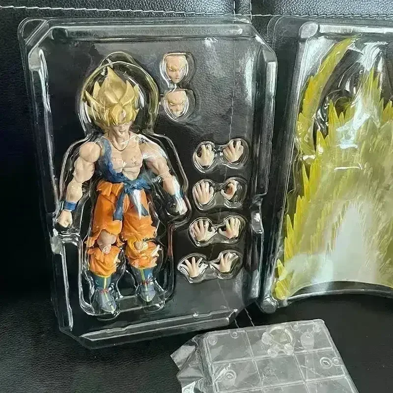 S.H.Figuarts Dragon Ball Z War-Damaged Goku Action Figure (18 cm) - Image 16