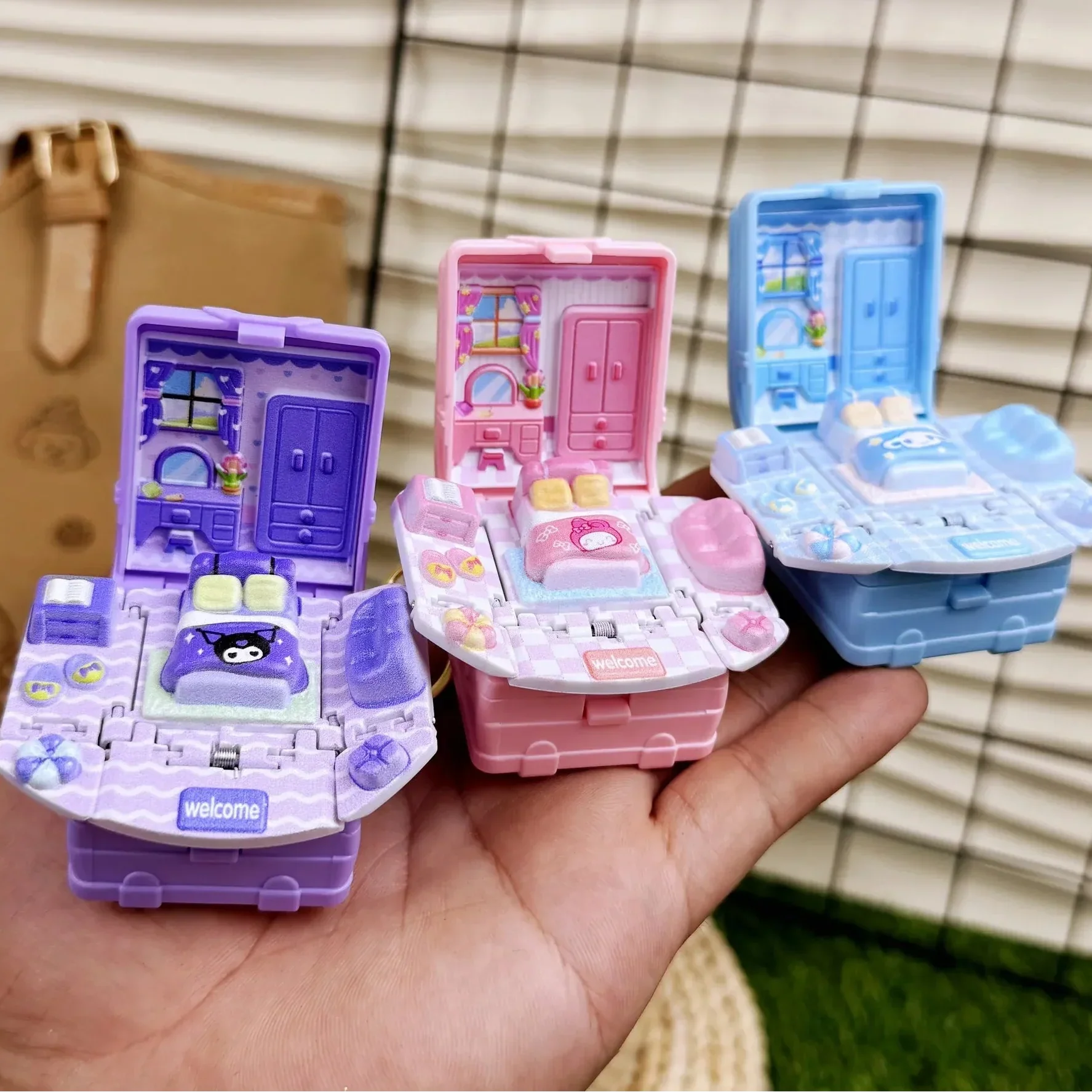 Sanliou Doll House Folding Keychain - Image 3