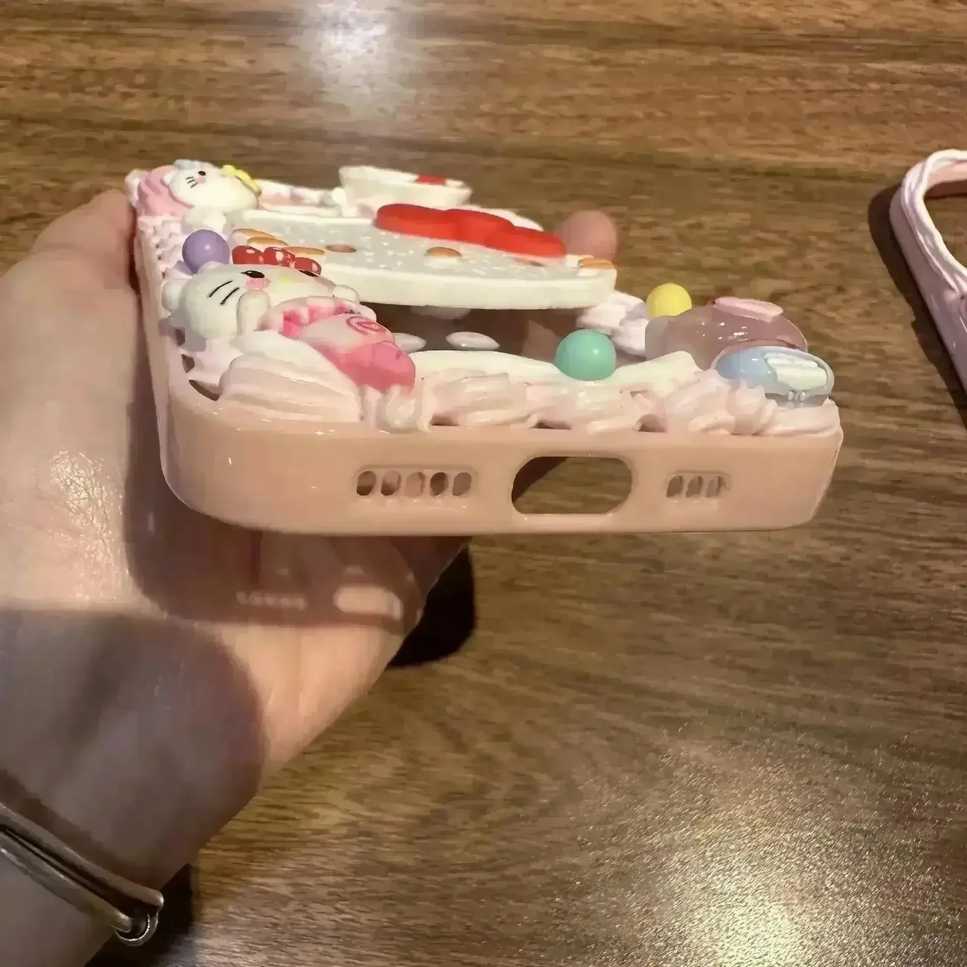 Sanliou Splish-Splash Novelty Case (For iPhones) - Image 5