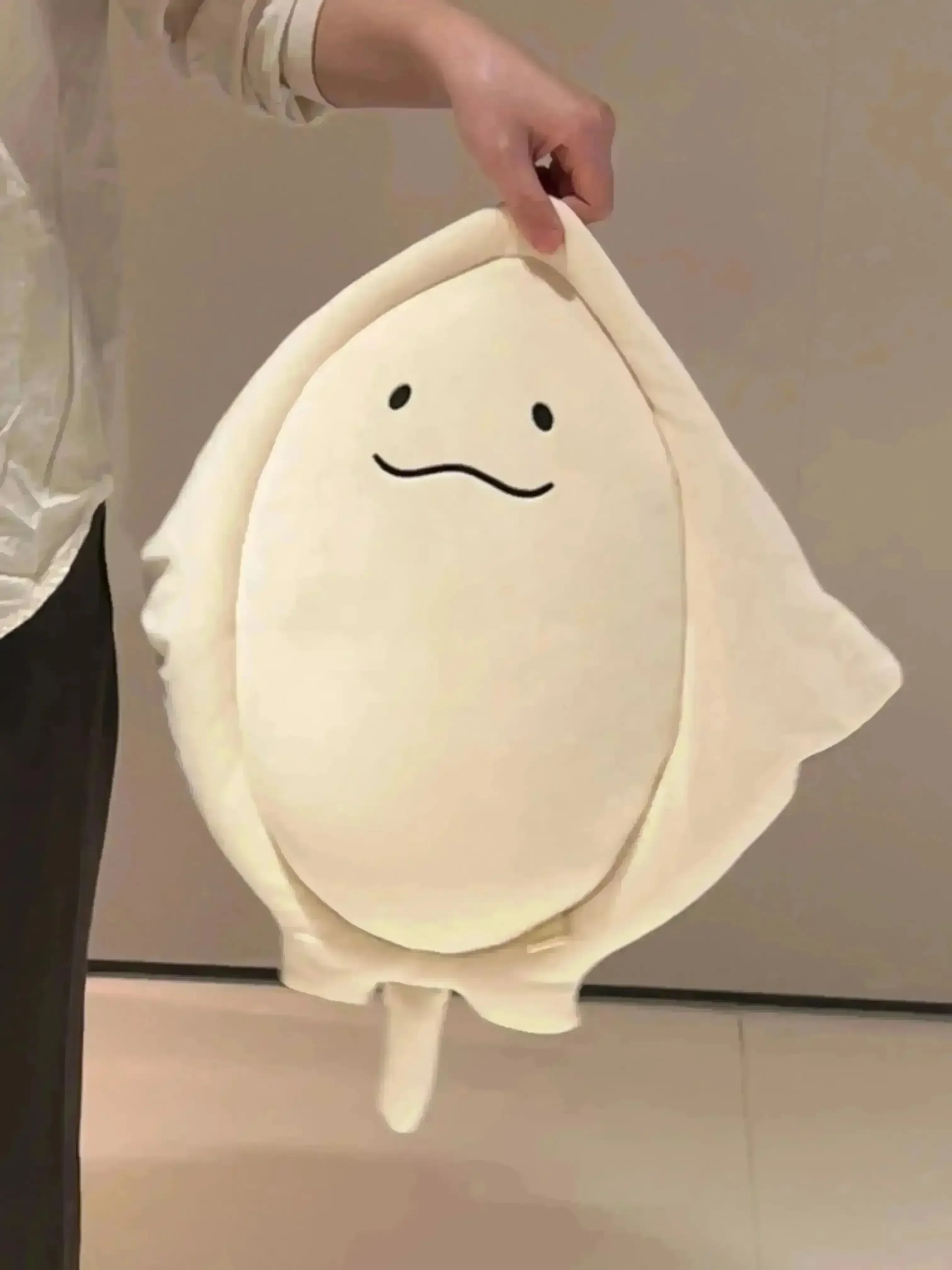 Shadow Glide Sting Ray Plushie (55 cm) - Image 3