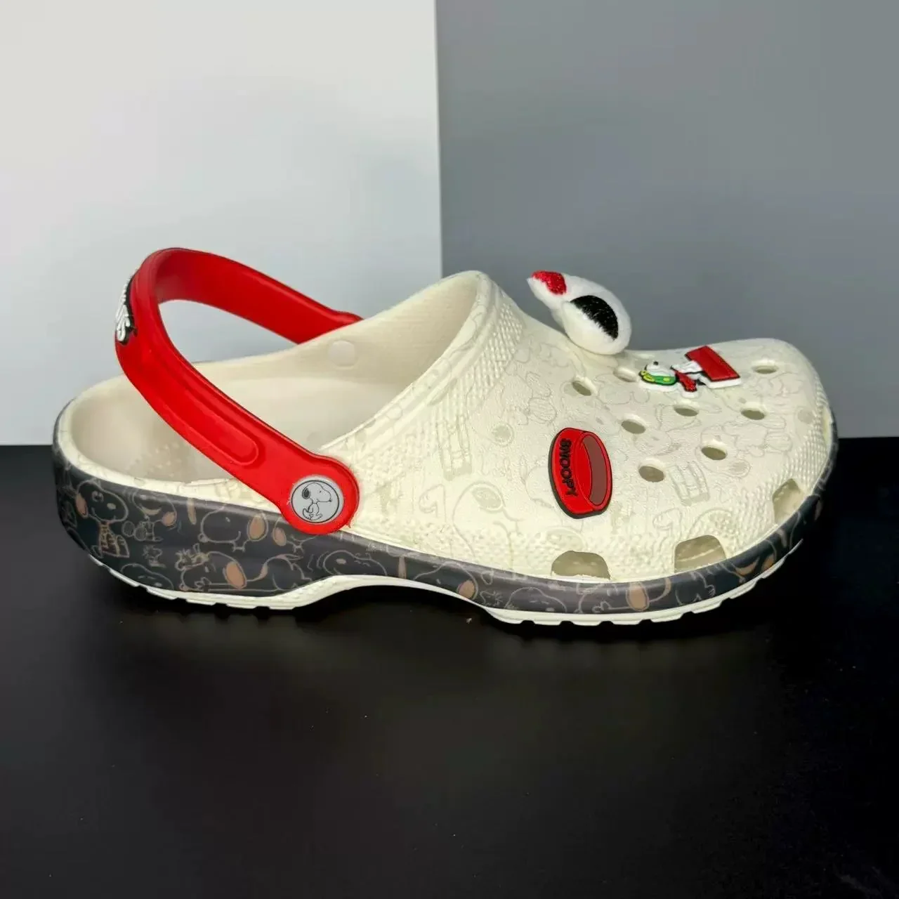 Snoopy Street Art Fancy Clogs - Image 3
