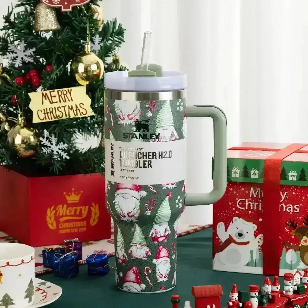 Stanley Quencher H2.0 Festive Edition Insulated Tumbler (40 oz) - Image 6
