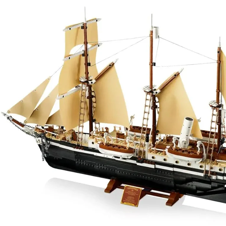 Endurance Exploration Ship Building Blocks (3011 Pcs) - Image 5