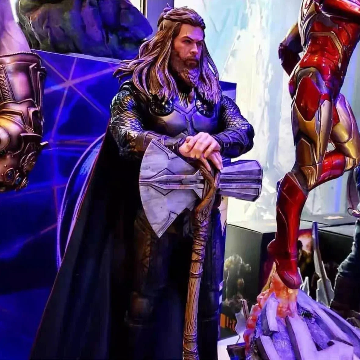Thor Asgardian Wrath Deluxe Figurine (62 cm) - Image 2