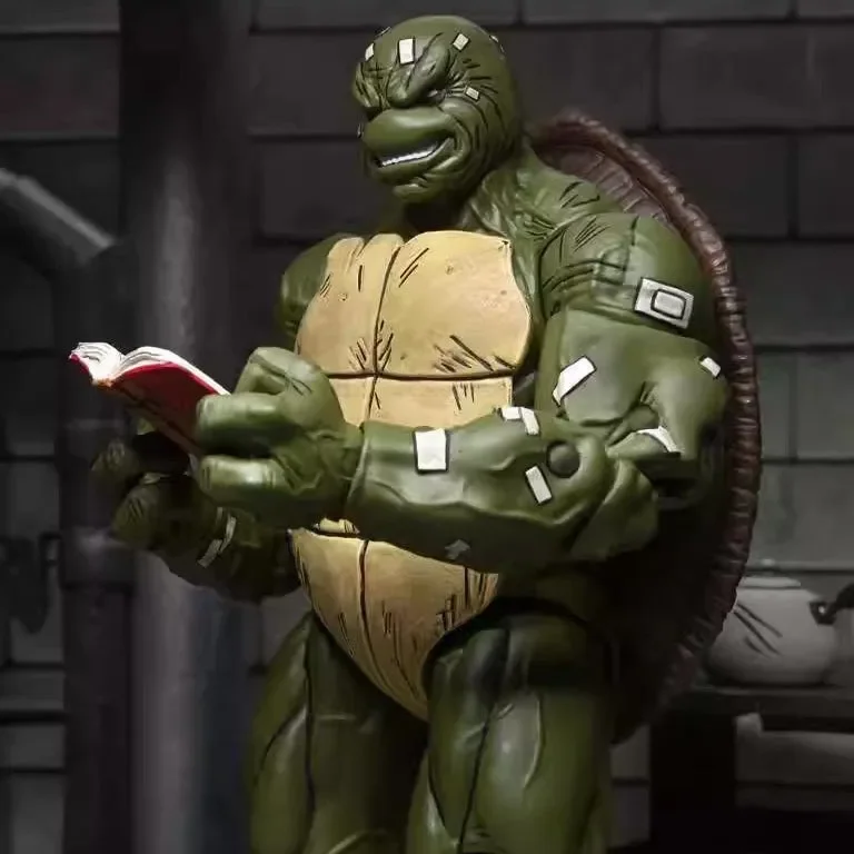 TMNT Battle Damaged Last Ronin Figurine (18 cm) - Image 4