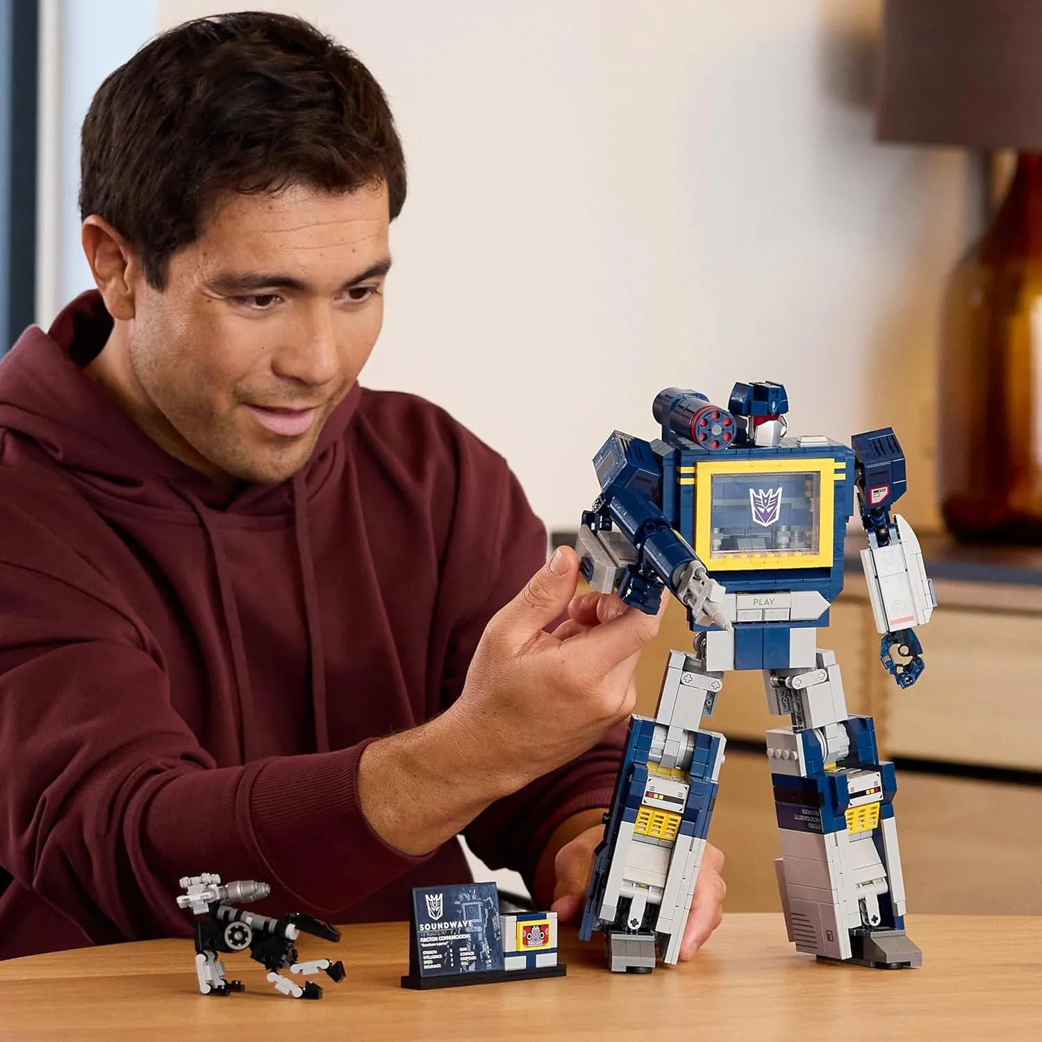 Transformers Soundwave 2 in 1 Building Blocks (1505 Pcs) - Image 3