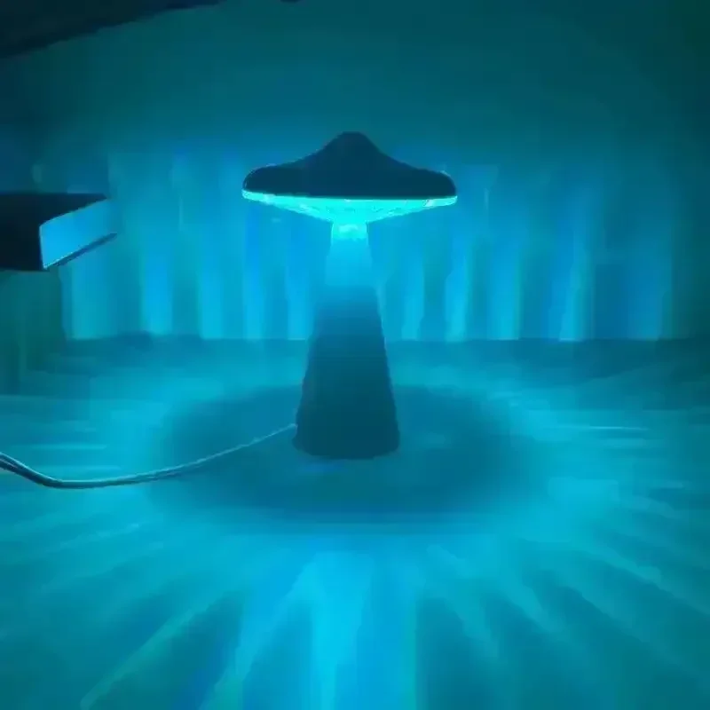 UFO Alienship Colour Changing Night Lamp - Image 3