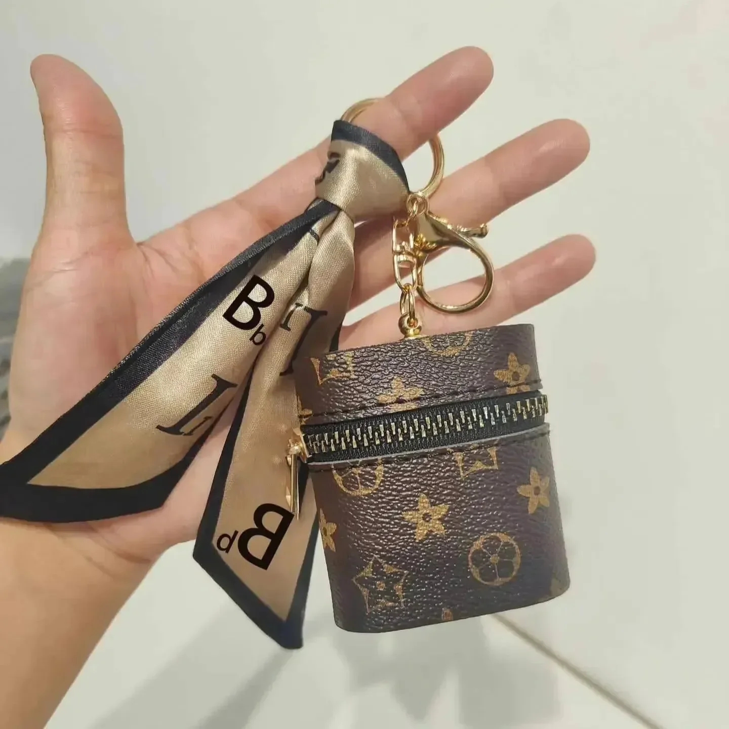 Vogue Monogram Coin Purse - Image 3