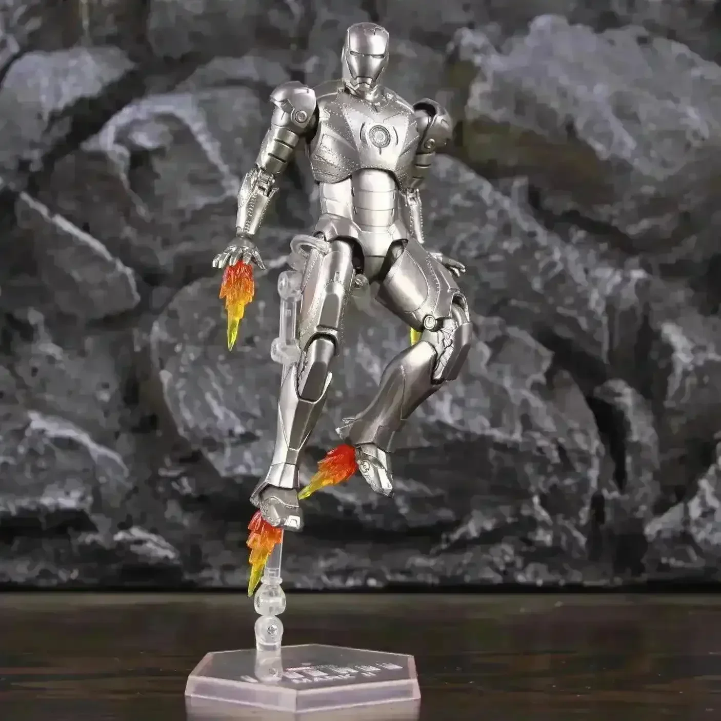 War Machine Action Figurine (17 cm) - Image 4