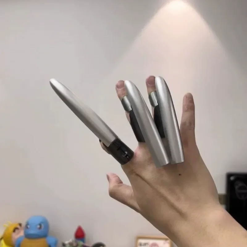 Wolverine Retractable Finger Control Claws - Image 6