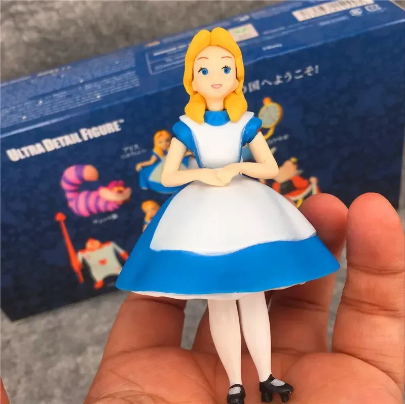 Wonderland Trio Detailed Figurine Set - Image 6